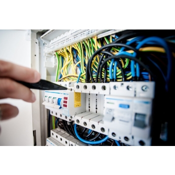 Przeniesienie tablicy licznikowej i modernizacja rozdzielni elektrycznej